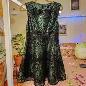 French Connection NWT - Sequined and velvet flocked cocktail dress - US 6